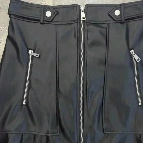 7 FOR ALL MANKIND | Faux Leather Zip Up Mini Biker Skirt Size Small - Picture 3 of 4